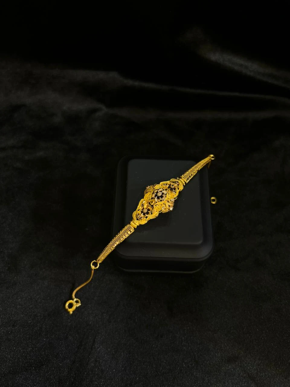 Gold Bracelets 06
