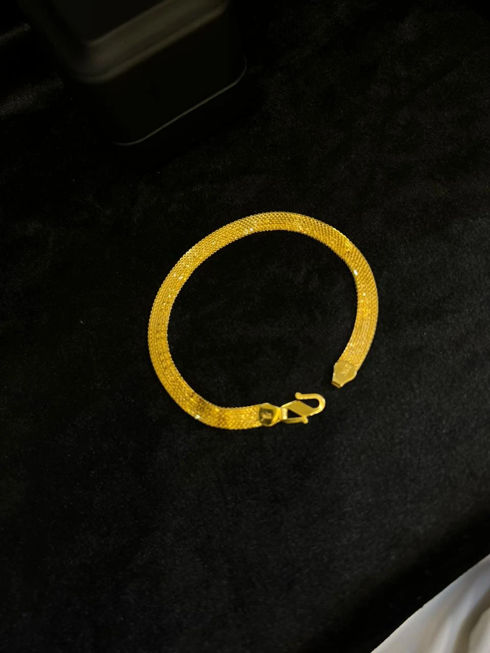 Gold Bracelets 09