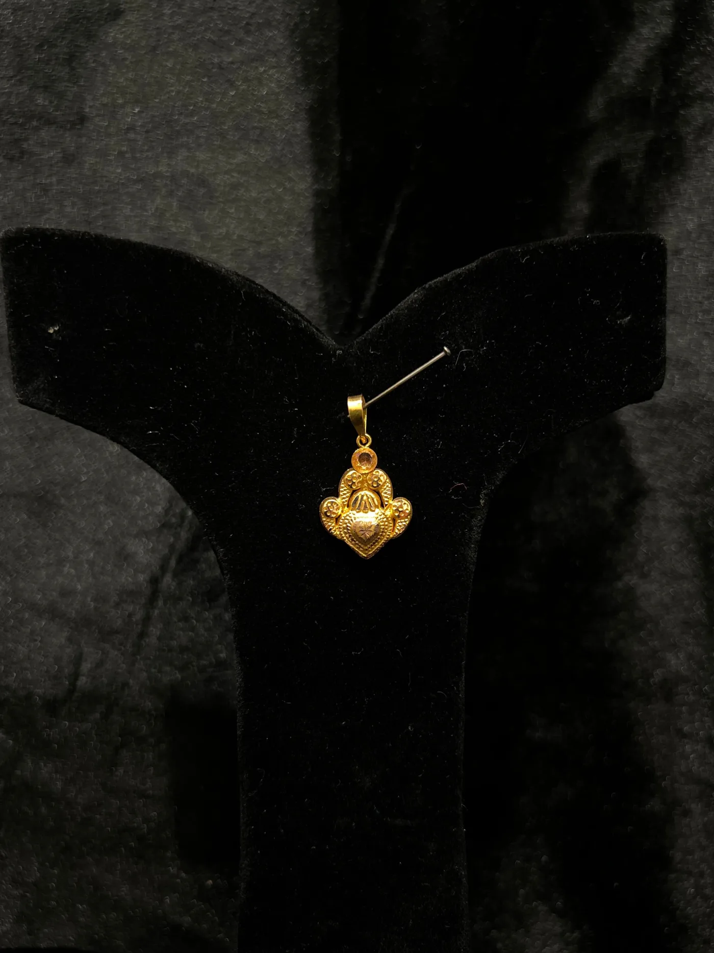 Gold Chain Pendant 06