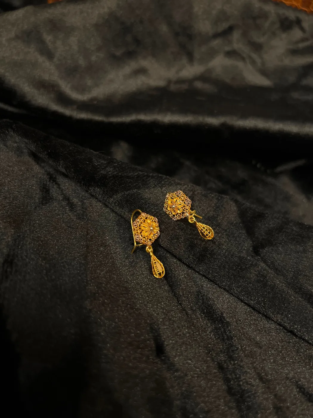 Gold Earrings 06