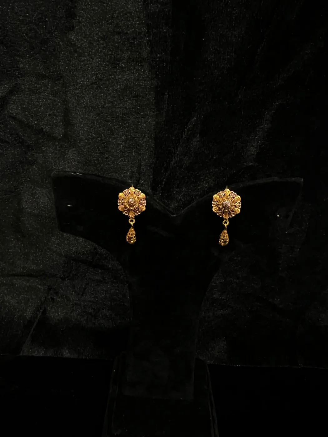 Gold Earrings 07