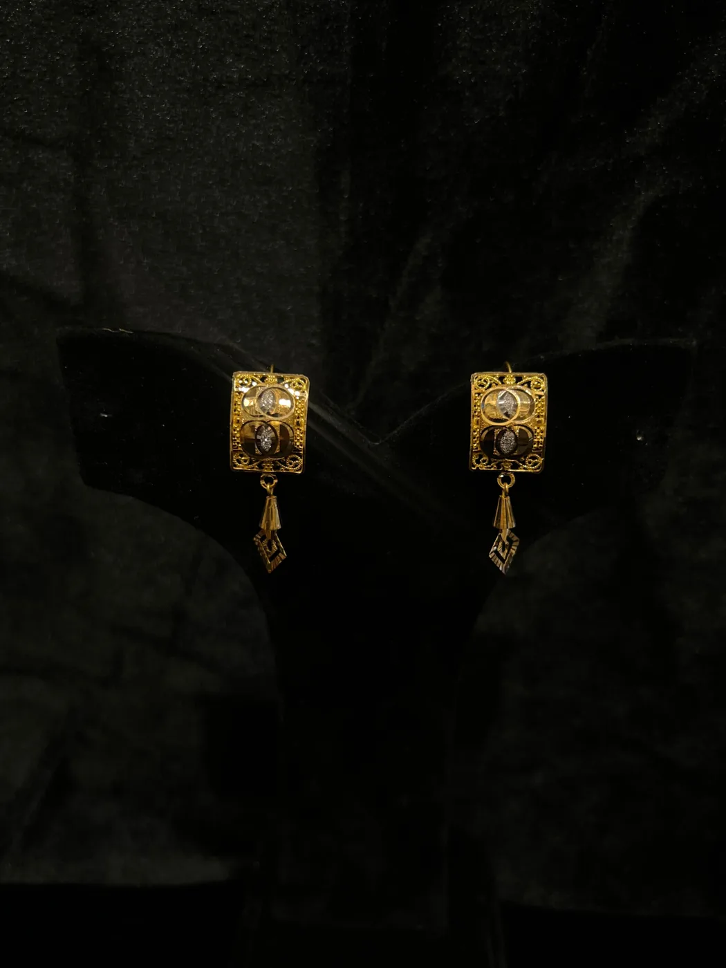 Gold Earrings 08