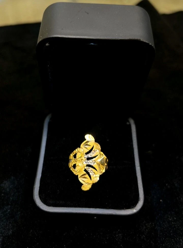 Scroll Shield Gold Ring