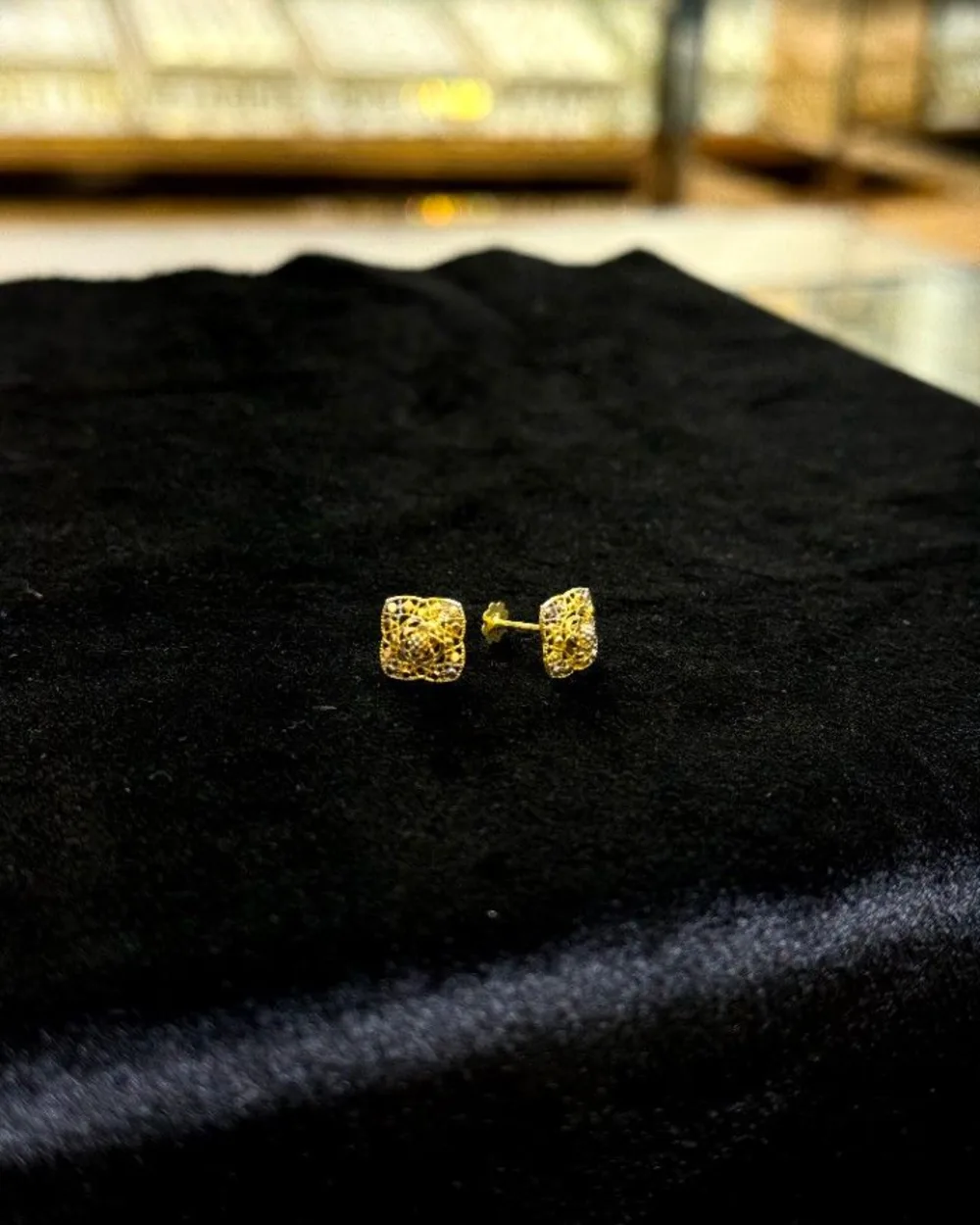 Gold Tops 01